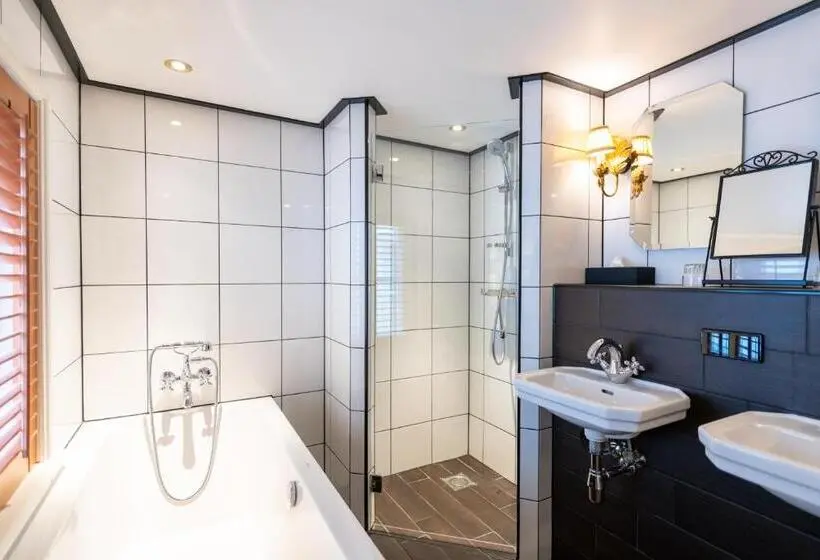スタンダード4人部屋, Grand Boutique Hotel Restaurant Huis Vermeer