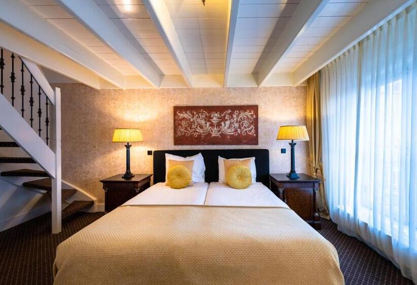 Четырехместный Номер Стандарт, Grand Boutique Hotel Restaurant Huis Vermeer