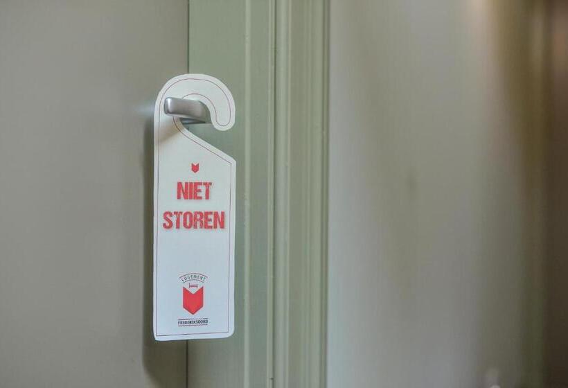 Standard-huone, Frederiksoord