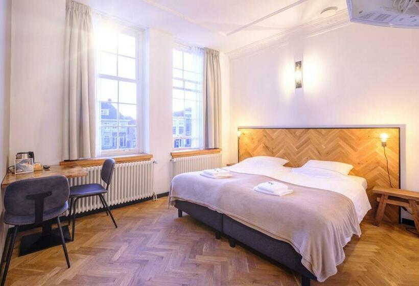 جناح عائلي, Hector Zierikzee