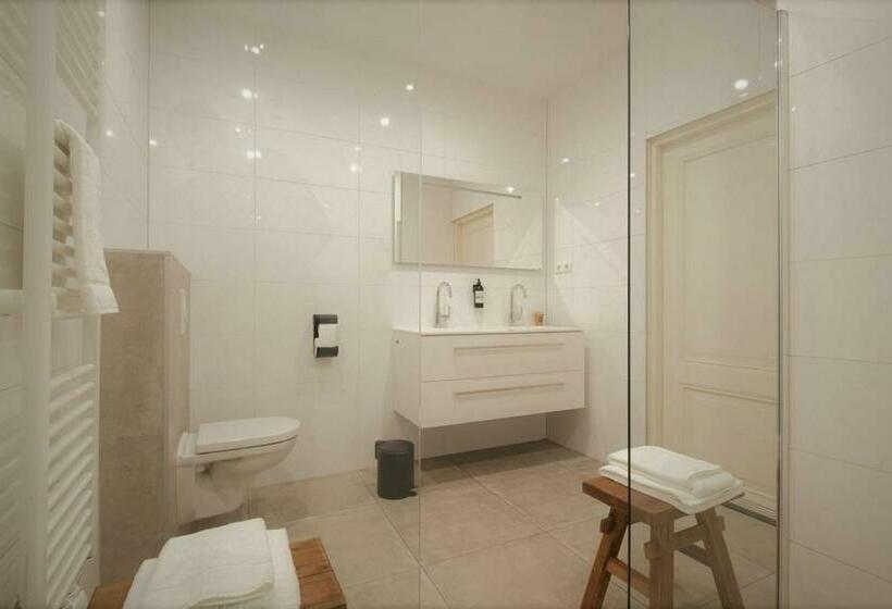 Family Suite, Hector Zierikzee