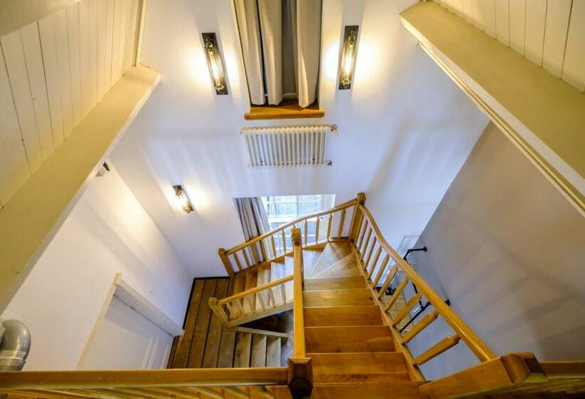 Family Suite, Hector Zierikzee