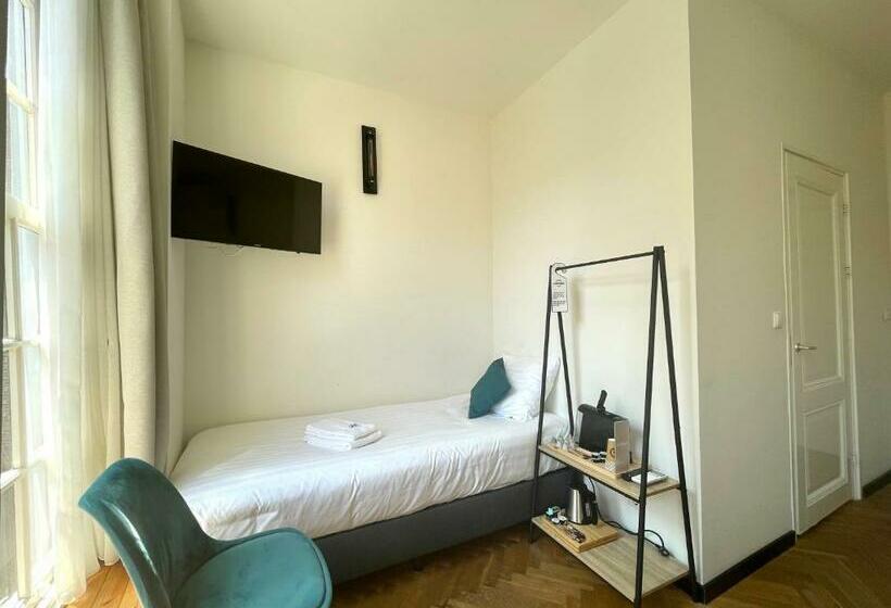 غرفة قياسية ثلاثية, Hector Zierikzee