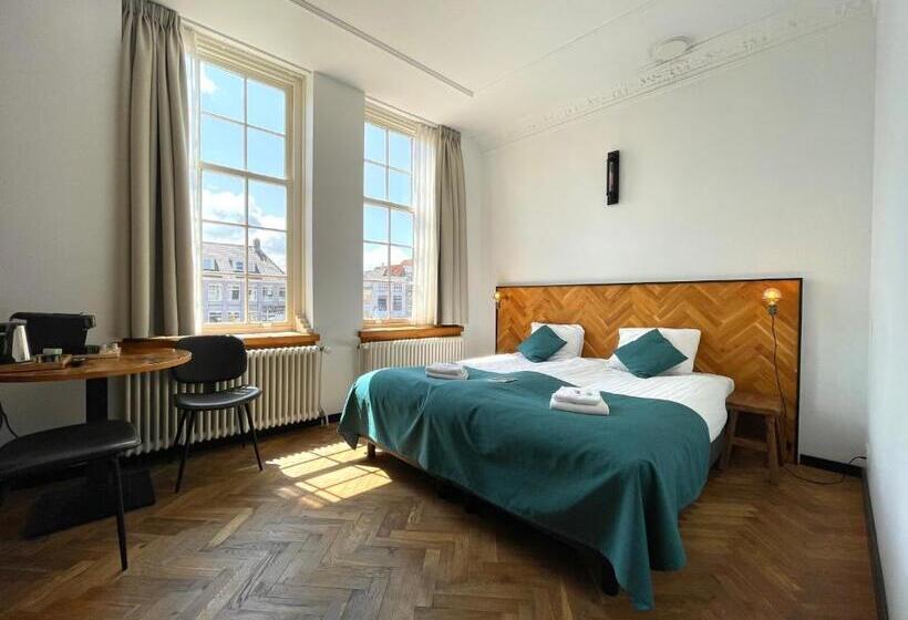 Family Suite, Hector Zierikzee