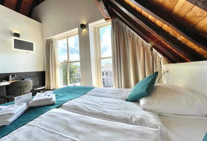 غرفة أساسية, Hector Zierikzee