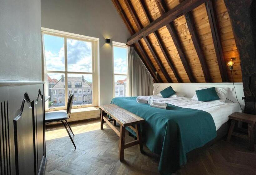 غرفة أساسية, Hector Zierikzee