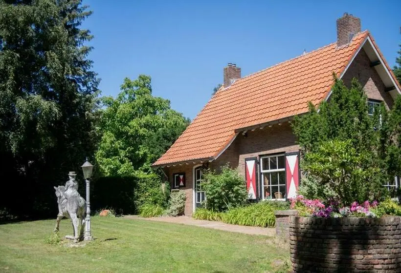 Talo 2 Makuuhuonetta, Natuurpoort Van Loon