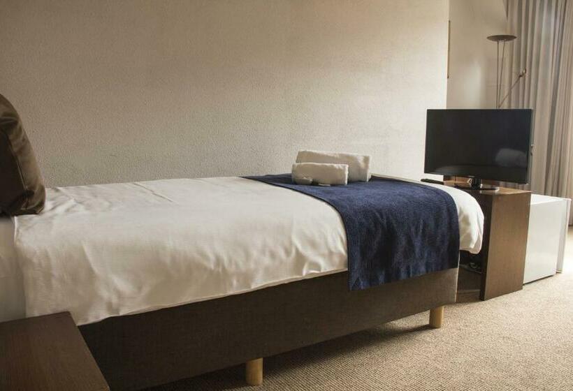 标准间, T Vertrek