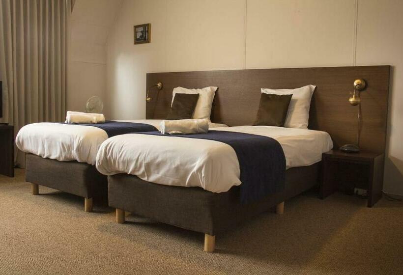 标准间, T Vertrek