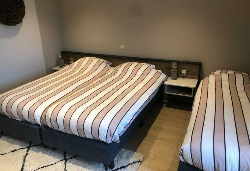 スタンダードトリプルルーム, Zuideinde