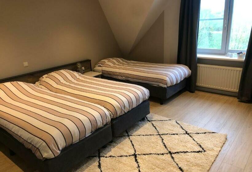 スタンダードトリプルルーム, Zuideinde