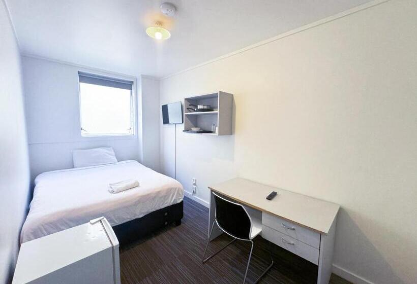 اتاق استاندارد, 140 Ghuznee Hostel