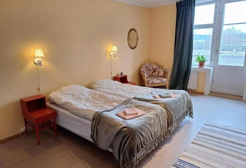 Standard Kolmen Hengen Huone Parveke, Hurdal Gjestegård