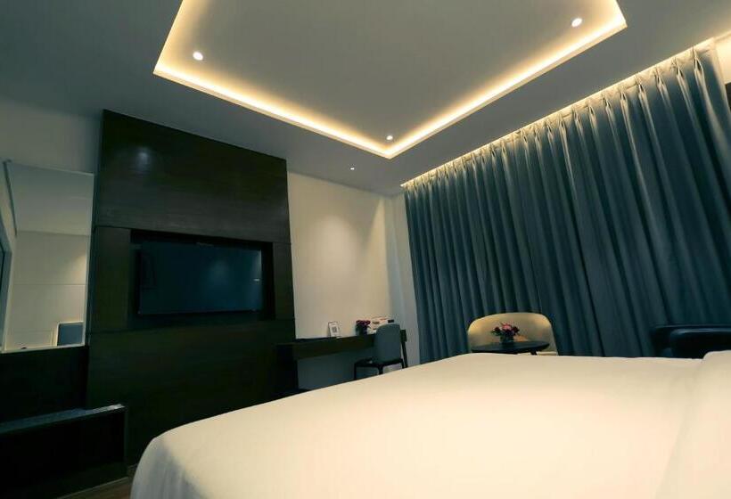 디럭스 룸 킹사이즈 침대, Pride Elite Haridwar Near Haridwar Railway Station