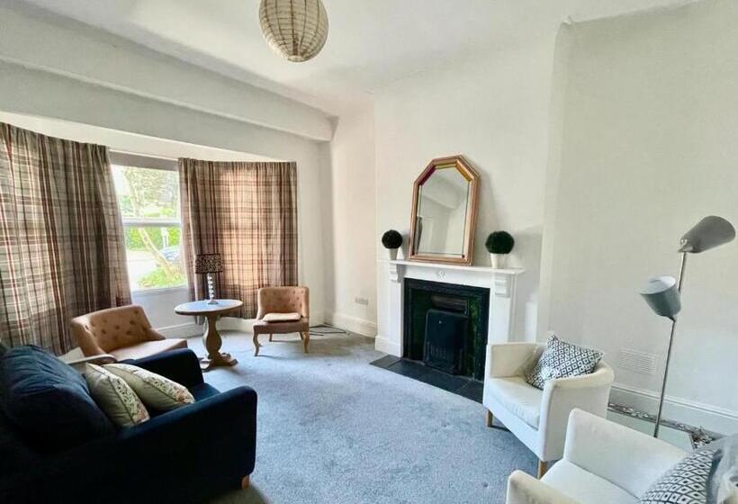 חדר דלוקס, Golden Triangle Townhouse