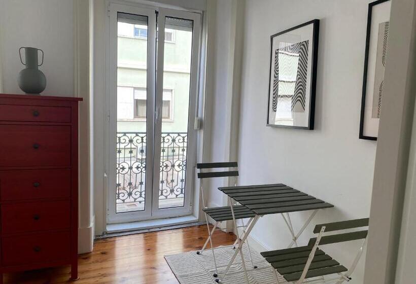 اتاق عادی, Terrace House