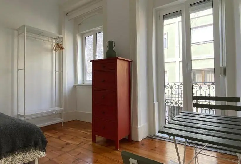 اتاق عادی, Terrace House