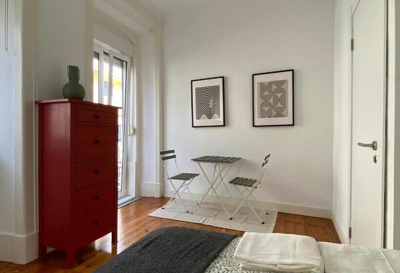 اتاق عادی, Terrace House