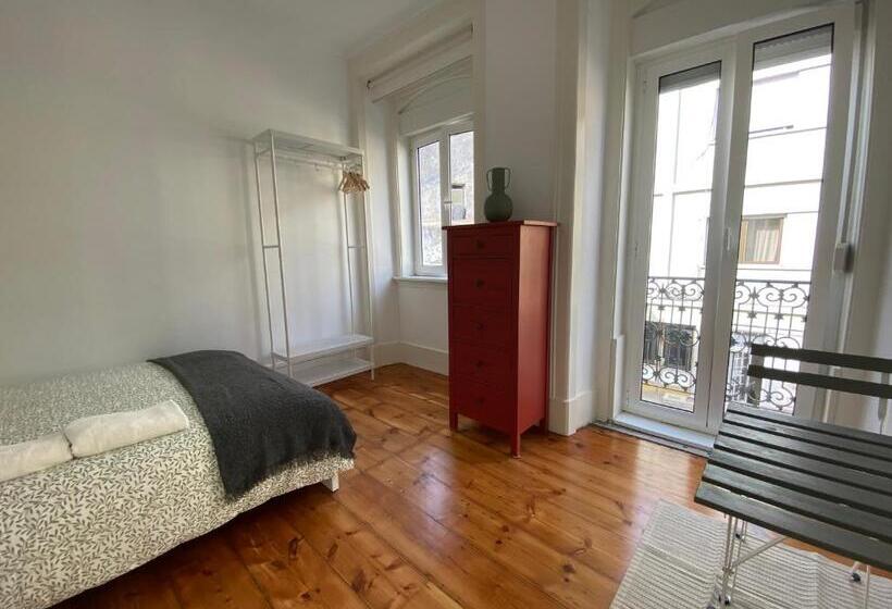 اتاق عادی, Terrace House