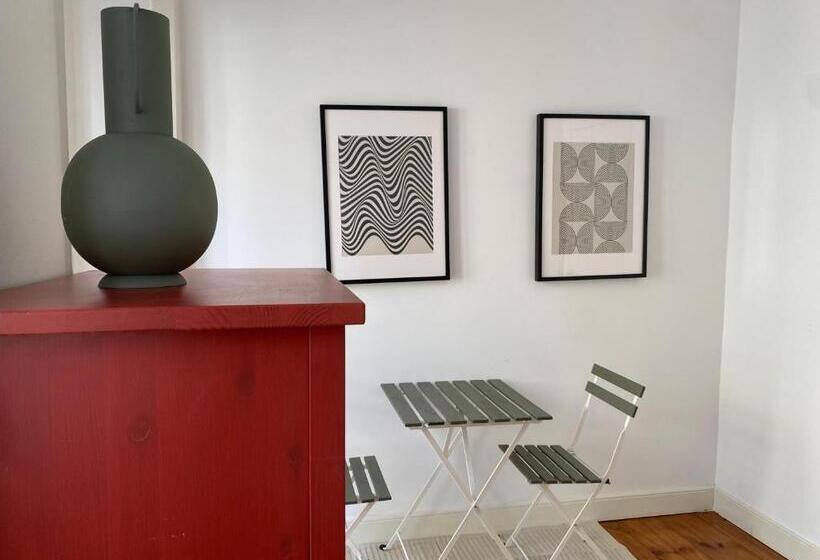 اتاق عادی, Terrace House