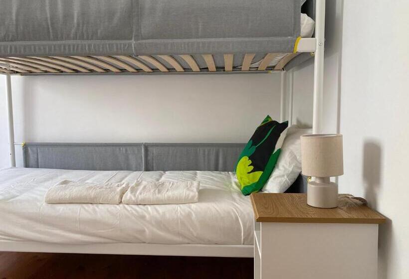 اتاق اکونومی, Terrace House