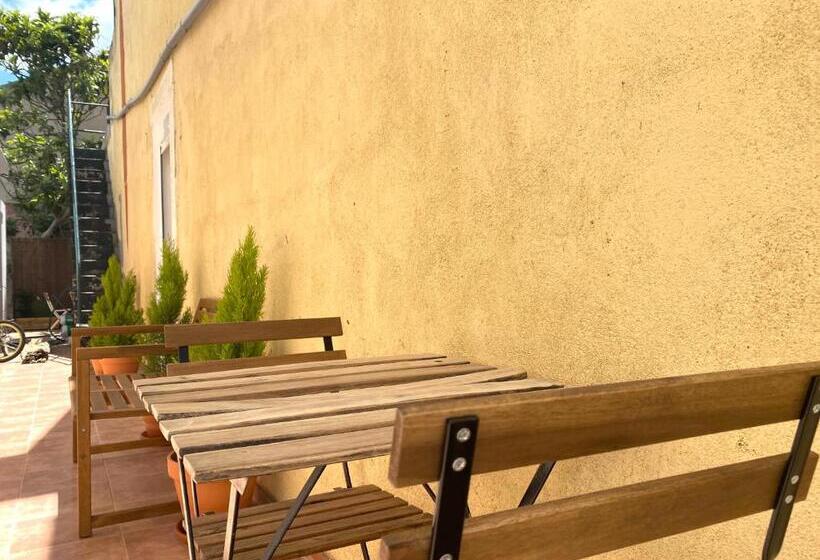 اتاق استاندارد با تراس, Terrace House