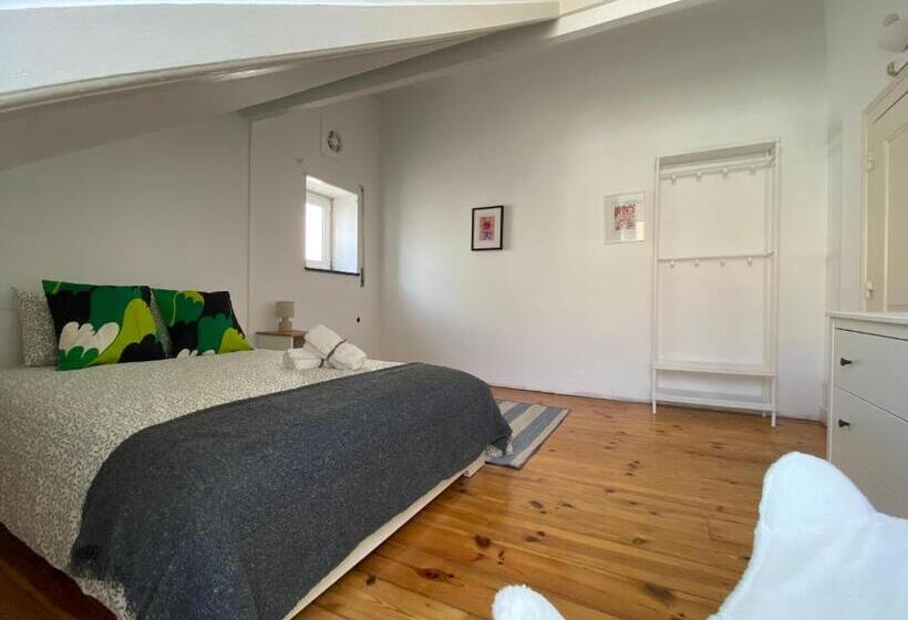 اتاق استاندارد, Terrace House