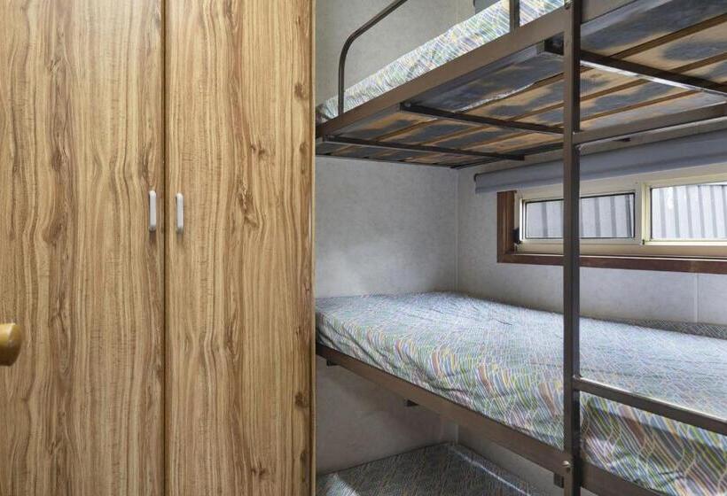 스탠다드 룸 호수 전망, Paradise Palms Caravan Park