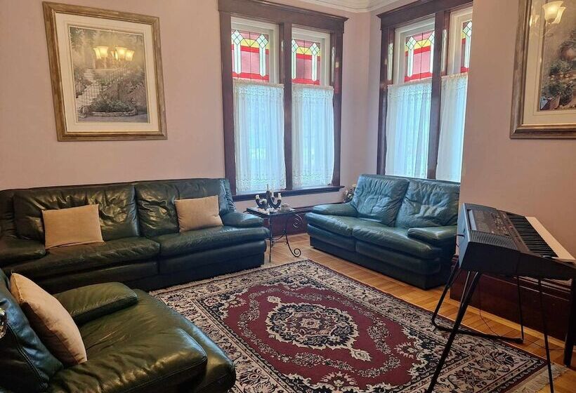 스탠다드 룸, Le 100 St Laurent