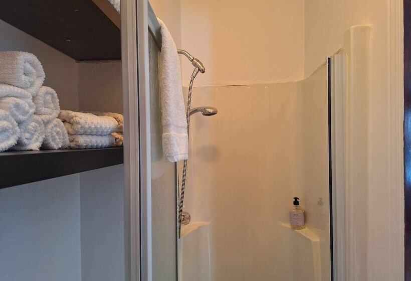 패밀리 룸, Le 100 St Laurent