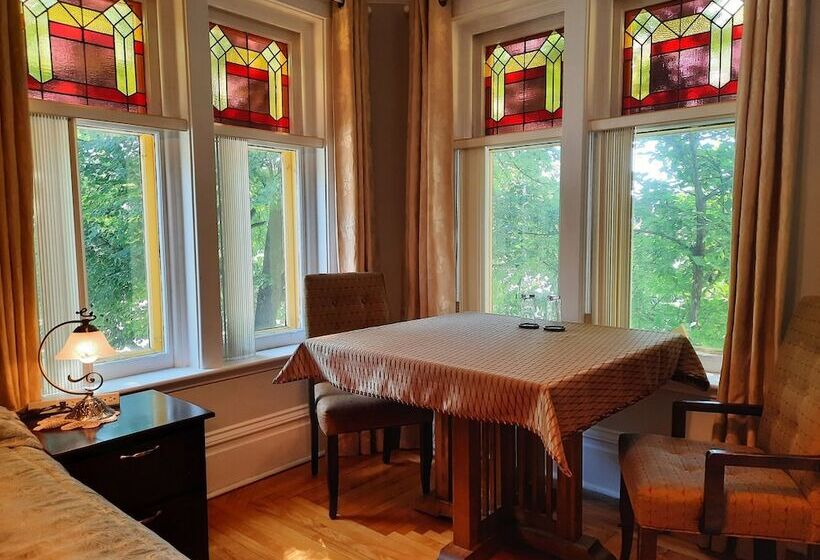 스탠다드 룸, Le 100 St Laurent