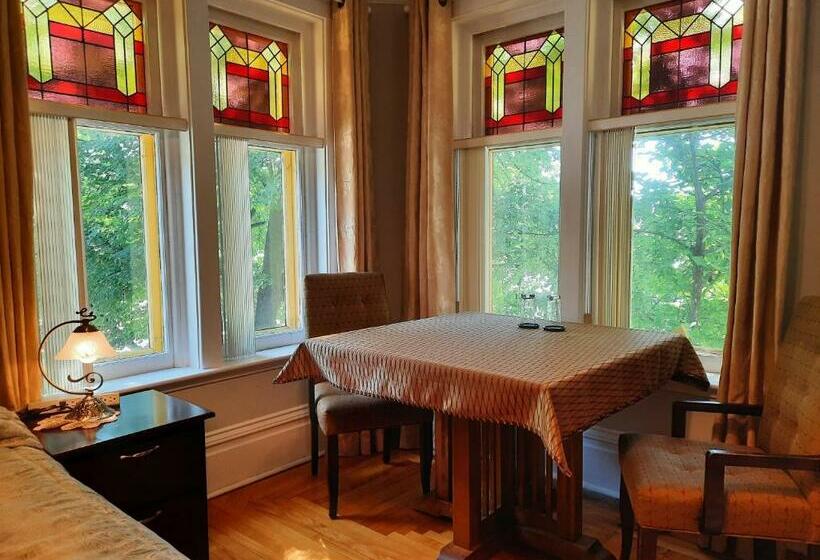 스탠다드 룸, Le 100 St Laurent