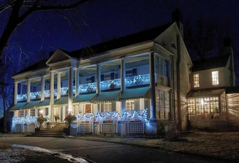 غرفة ديلوكس, Montrose Inn