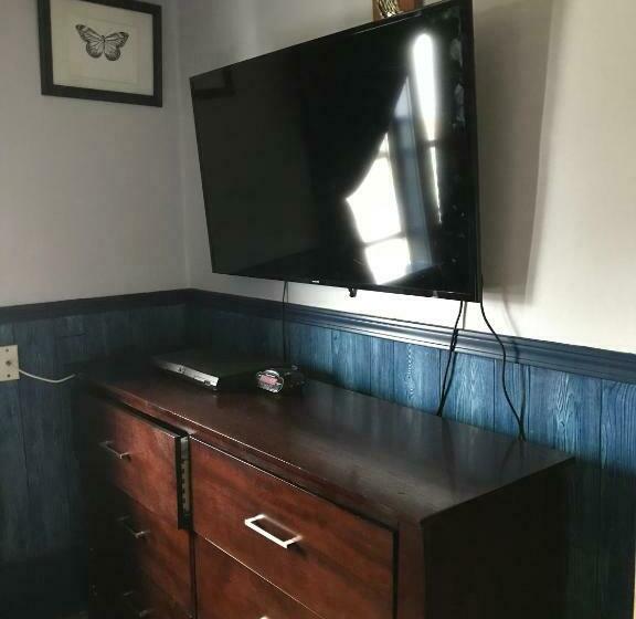 غرفة إقتصادية فردية, Nisku Guest House