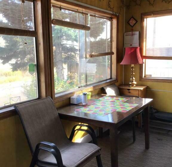 Номер Economy Индивидуальный, Nisku Guest House