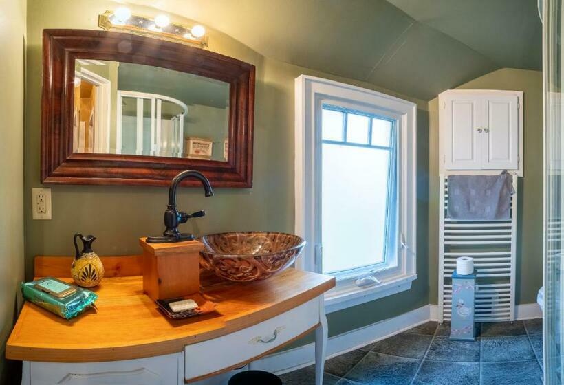 جناح 3 غرف نوم, Windswept On The Trent