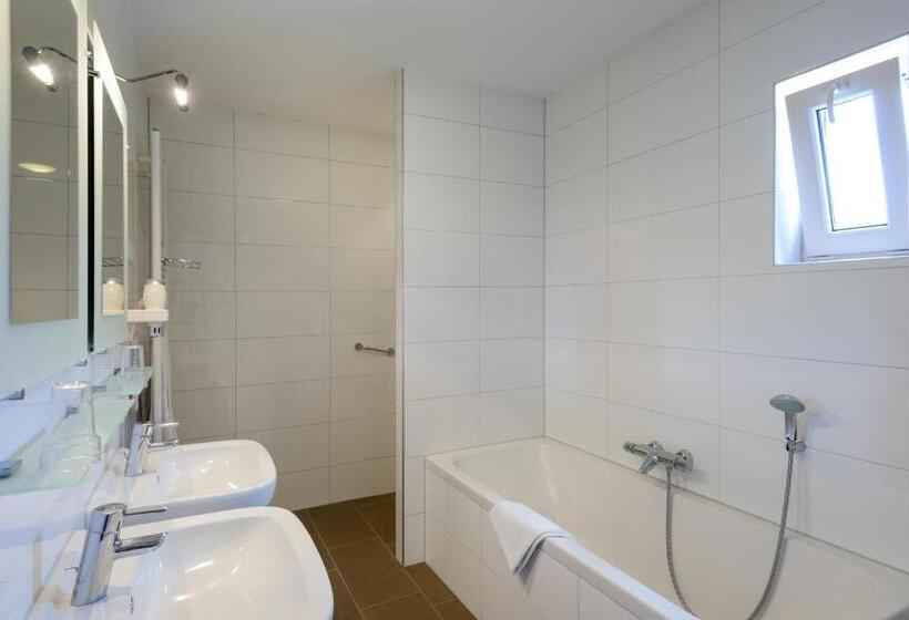 주니어 스위트 발코니, Bemelmans