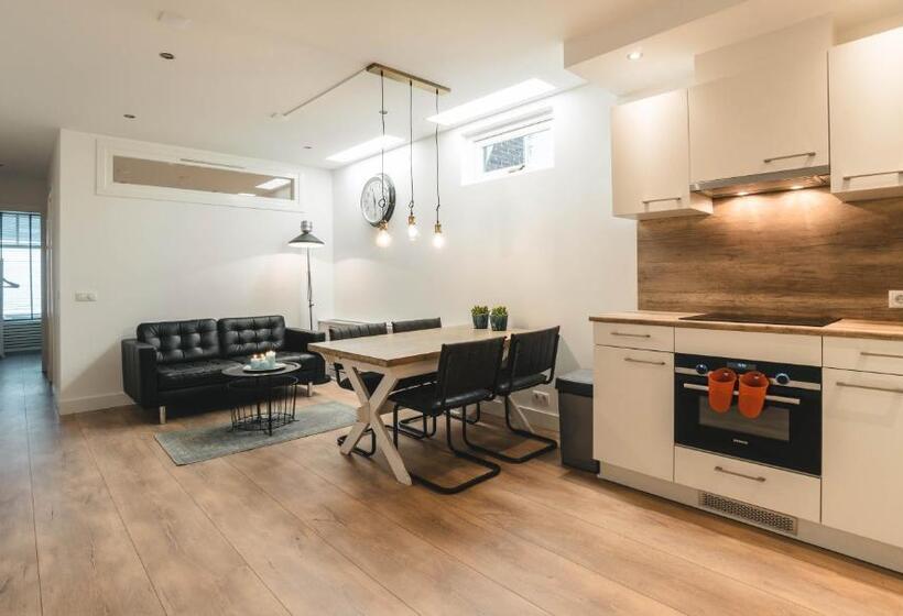 Апартаменты 2 Спальни, Familie Hotel & Apartments Alkmaar
