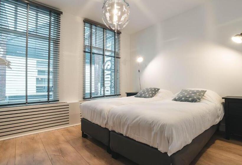 Апартаменты 2 Спальни, Familie Hotel & Apartments Alkmaar