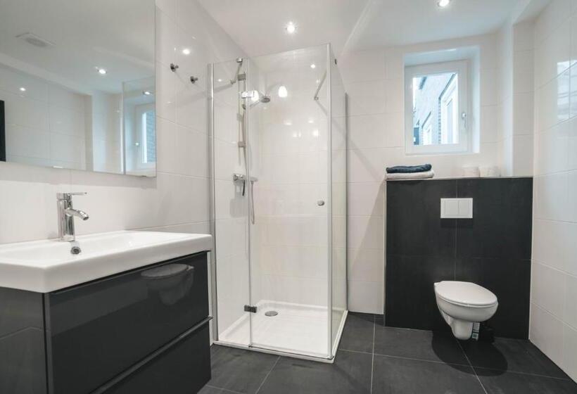 Апартаменты 2 Спальни, Familie Hotel & Apartments Alkmaar