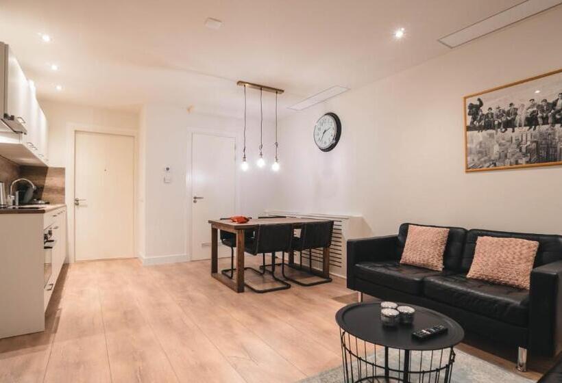 Апартаменты 2 Спальни, Familie Hotel & Apartments Alkmaar