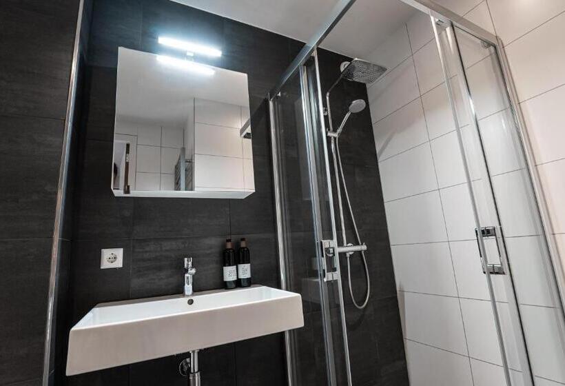 Апартаменты 1 Спальня с Террасой, Familie Hotel & Apartments Alkmaar