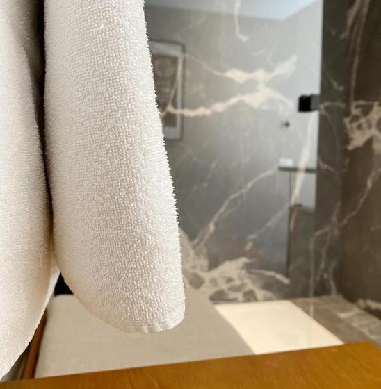 デラックスルーム, Paul