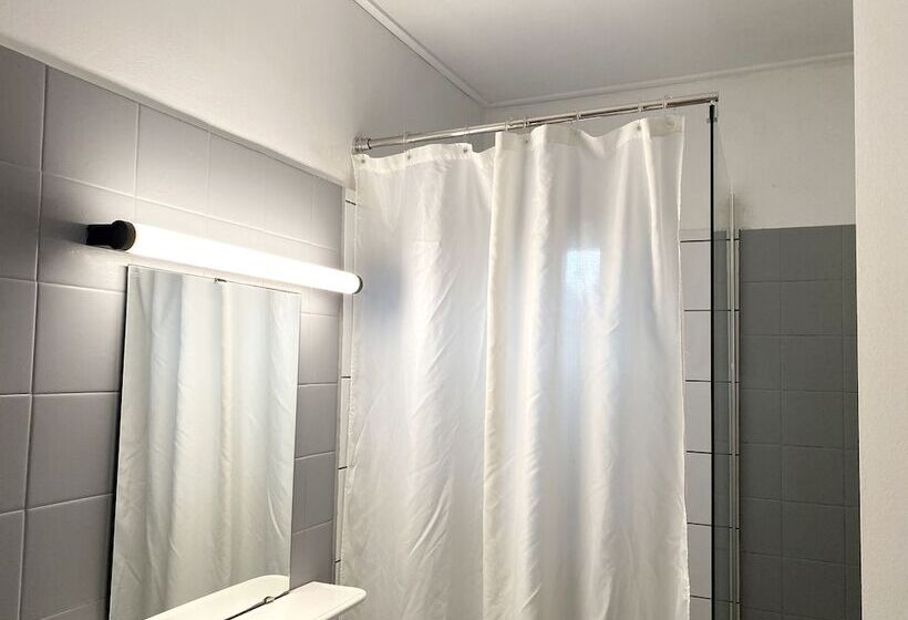 スタンダードルーム, Paul