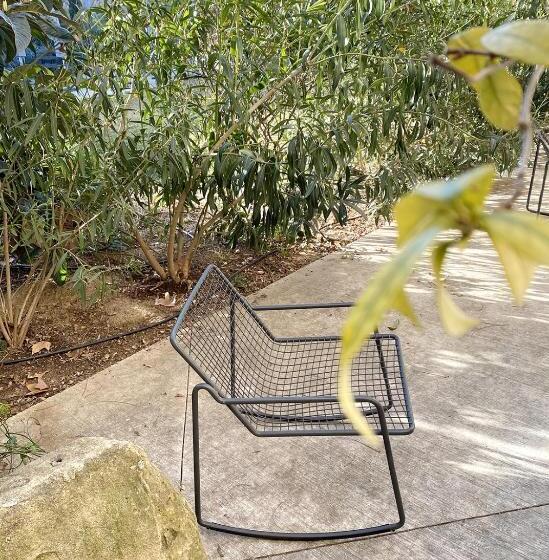 庭の見えるジュニアスイート, Paul