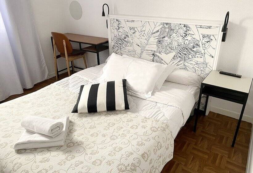 スタンダードルーム, Paul