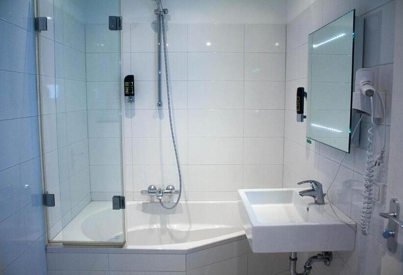 اتاق خانوادگی, Lamerichs