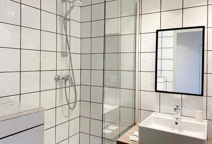 デラックスルーム, Paul