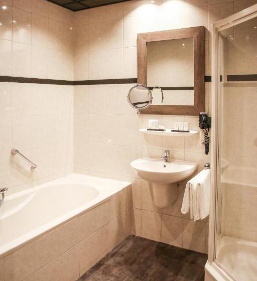 غرفة عائلية, Restaurant De Wolfsberg