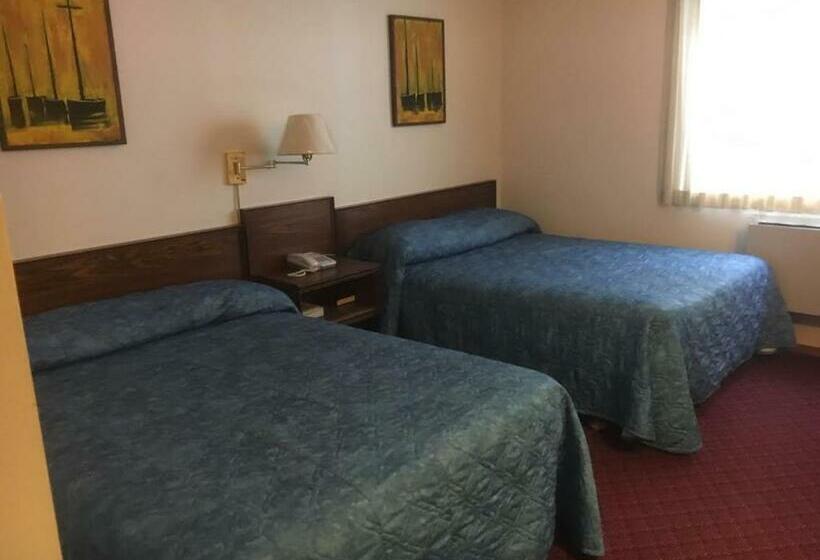 带2个双人床的标准工作室, Royal